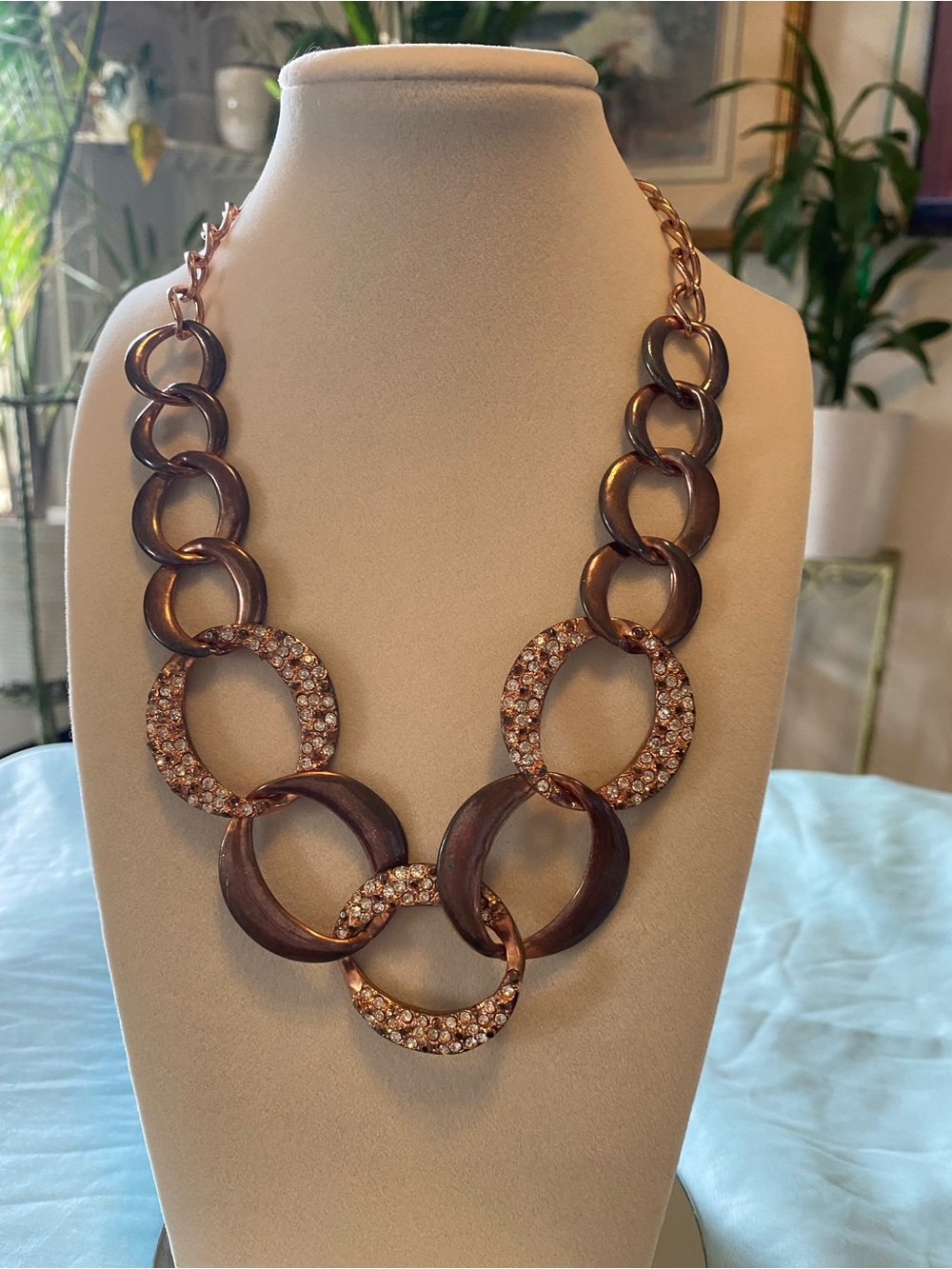 GOLD-TONE RHINESTONE STATEMENT LINK NECKLACE - Picture 2 of 14